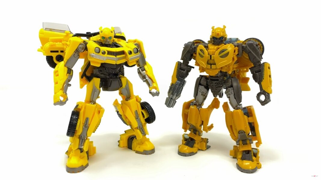 In Hand Image Of Transformers Rise Of The Beasts SS 100 Bumblebee  (15 of 44)